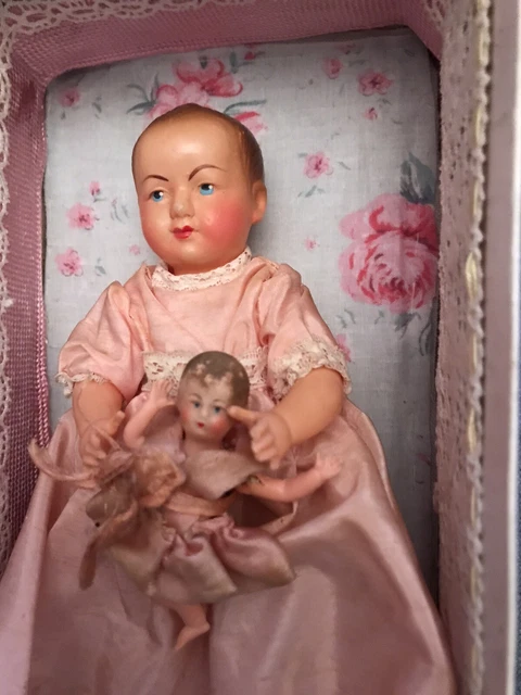 Ancienne Poupée En Porcelaine Allemande 10 Cm - Dans Son Coffret - Années 1900