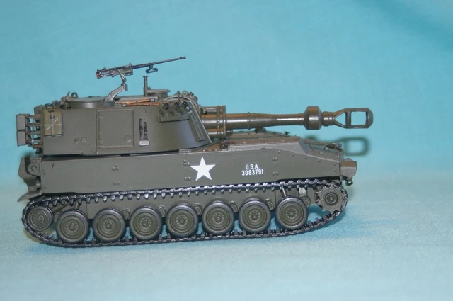 Esci 1/35 scale M109 howitzer, assembeld and painted, set in Viet Nam diorama