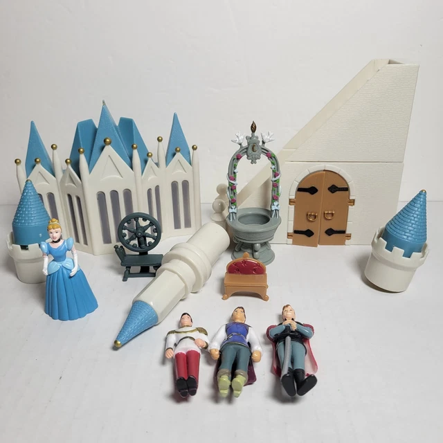WALT DISNEY WORLD Resort Cinderella Castle monorail playset Figures ...