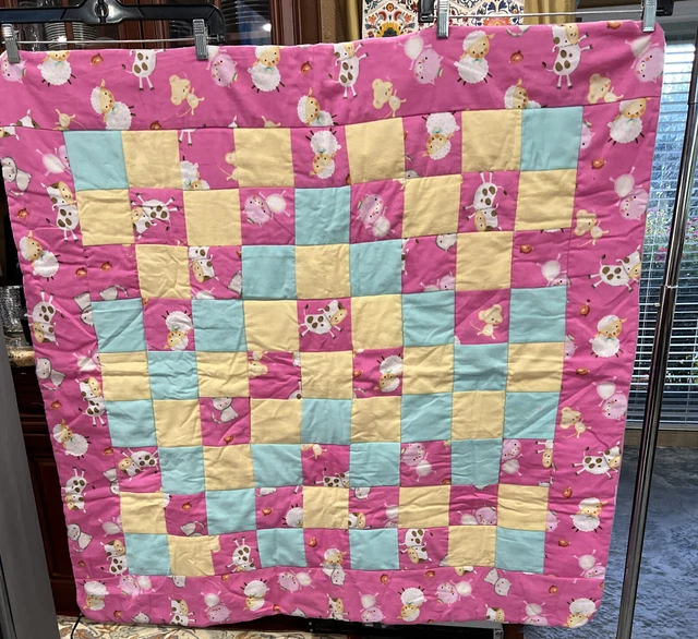 Manta hecha a mano para bebé niña edredón cuna en rosa 40 X 40 NUEVA franela vaca granja cerdo