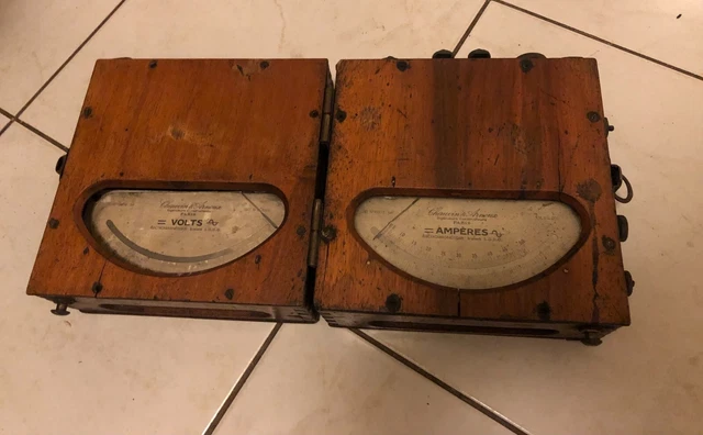 Ancien Testeur De Batterie Ampèremètre Voltmètre En Bakélite/bois/métal - Vintage, Occasion Fonctionnel
