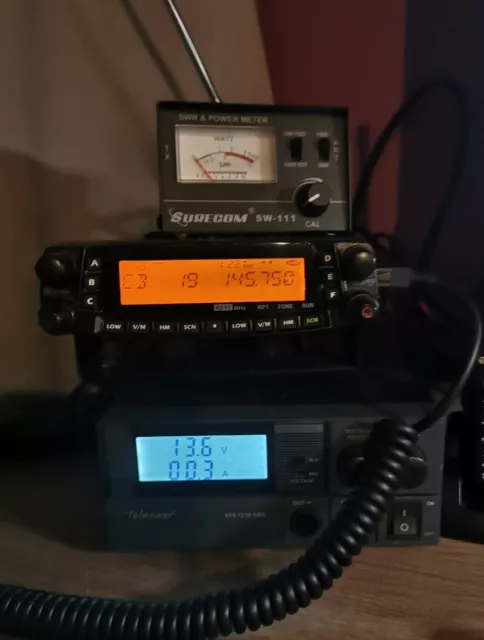 tyt th 9800 quad band. plus pwr supply .antenna. swr pwr mtr.