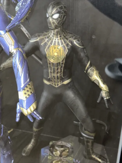 Hot Toys Spider Man Golden Armor