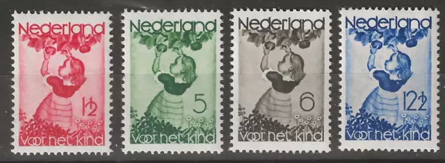 Timbres Pays Bas - 1935 - Série de 4 timbres N° 279 à 282 Neufs*