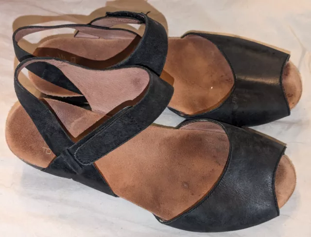 DANSKO VERA EU 39 /US 8.5-9 Black Leather Low Wedge Ankle Strap Open Toe Sandal