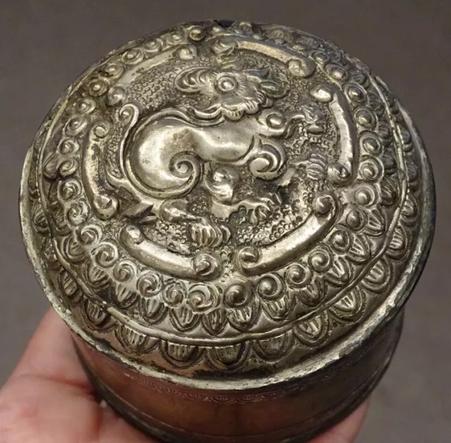 1800's Antique BURMESE Hammered REPOUSSE SILVER Burma BETEL NUT Box Canister 4