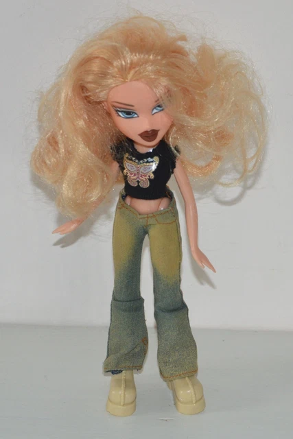 Ancienne Poupée BRATZ CLOE Style It / chaussures Winter / MGA 2001 2003 vintage