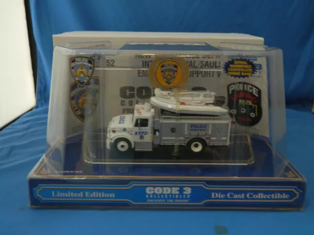 Code 3 Nypd Emergency Services 12552 International Saulsbury Diecast 1/64 Scale