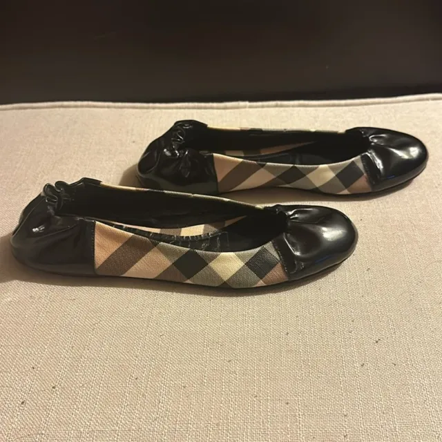 Burberry Nova check patent leather detail flats size 37/7