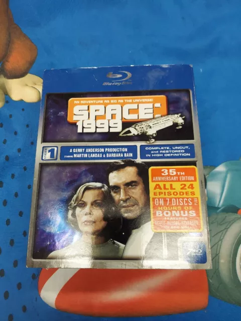 Space 1999 Season One Blu-ray 7 disc set Brand New (Martin Landau, Barbara Bain)