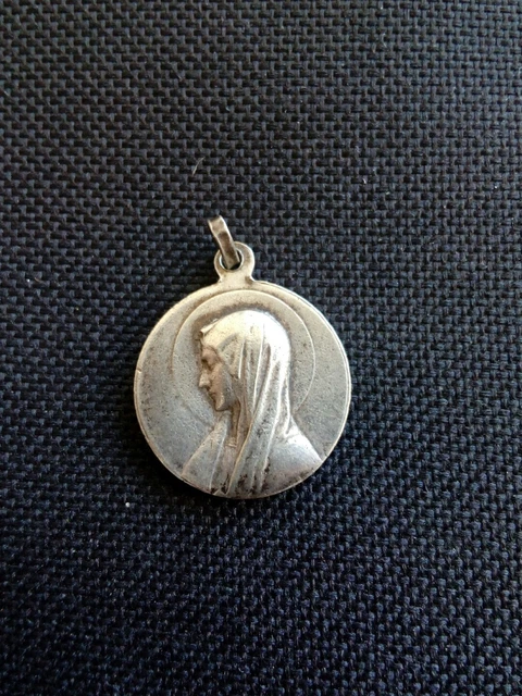 Grande médaille de Tolède religieuse catholique vintage plaquée or, pendentif médaillon, breloque damasquinée de la Sainte Vierge Marie. C 2 - France