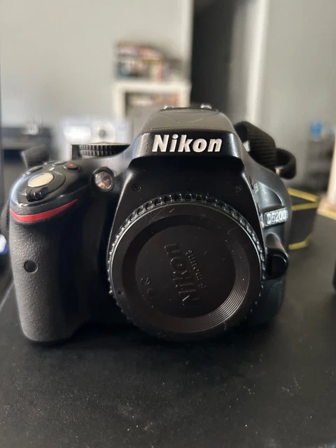Nikon D5200 Digital SLR Camera Body only (Near Mint, Shutter Count 8,955)
