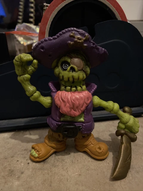 PIRATE ADVENTURES 3.5 Inch Skeleton Captain Figure Battle Island ...