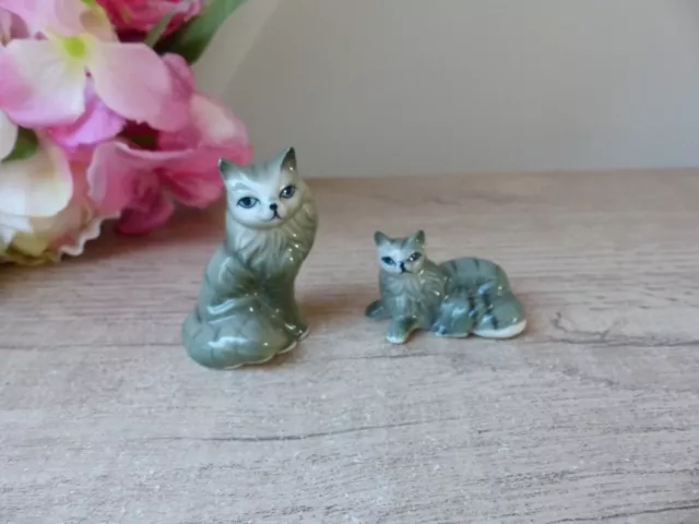 Paire de chats angoras en porcelaine, ensemble chat et chaton miniatures