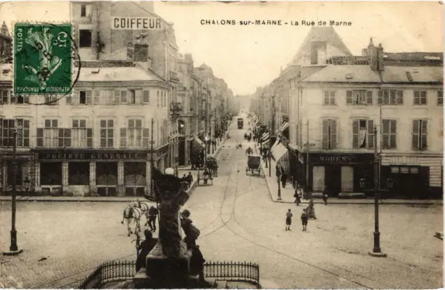 CPA CHALONS-sur-MARNE - La Rue de MARNE (109842)