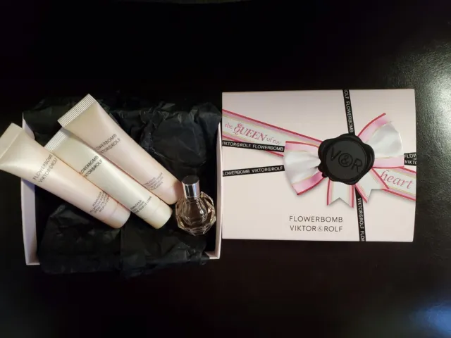 VIKTOR & ROLF Flowerbomb 4pc Gift Set: Eau De Parfum, Body Lotion
