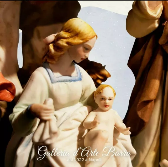 Porcellana Capodimonte. Gruppo Natività, presepe,  Sacra Famiglia con capanna. 3