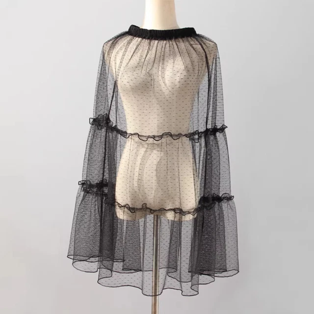 Robe Jupe Transparente En Dentelle Et Maille - Fond Blanc élégant Pour Look Décontracté