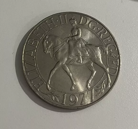 £5 Coin - 1977 - Queen Elizabeth II Silver Jubilee - Rare