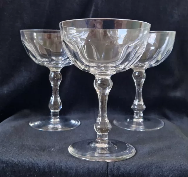 3 x feine schwere Scheibe geschnitten Baluster Stamm Champagner Coupés Gläser aus dem 19. Jahrhundert 3