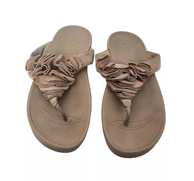 FitFlop Womens Frou Ruffle Comfort Thong Slip On Sandals Size 11 Tan.