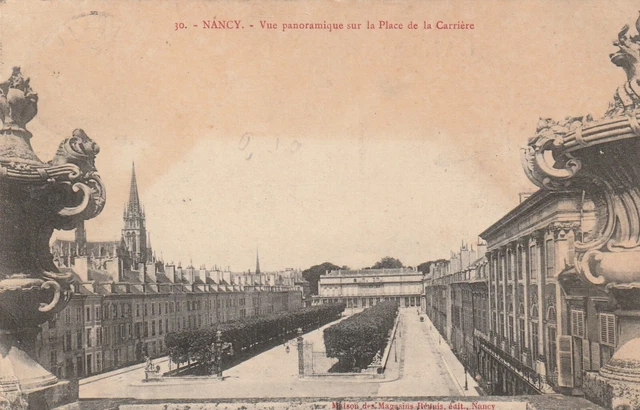 CPA 54 NANCY Vue Panoramique sur la Place de la Carrière