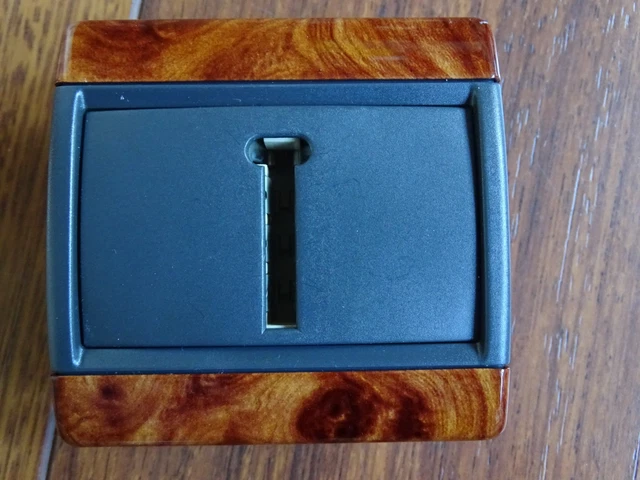 Prise électrique 2P+T Arnould Club Avec Plaque Loupe D'orme - Occasion En état De Marche