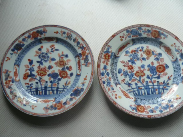 Two Chinese export Imari Kanxi plates. 18th century. Both damaged
