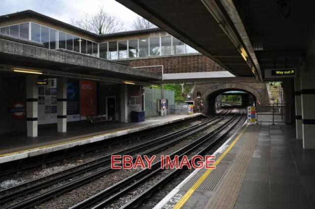 Photo  London Osterley Tube Station He Station Is Located On Great West Road (A4