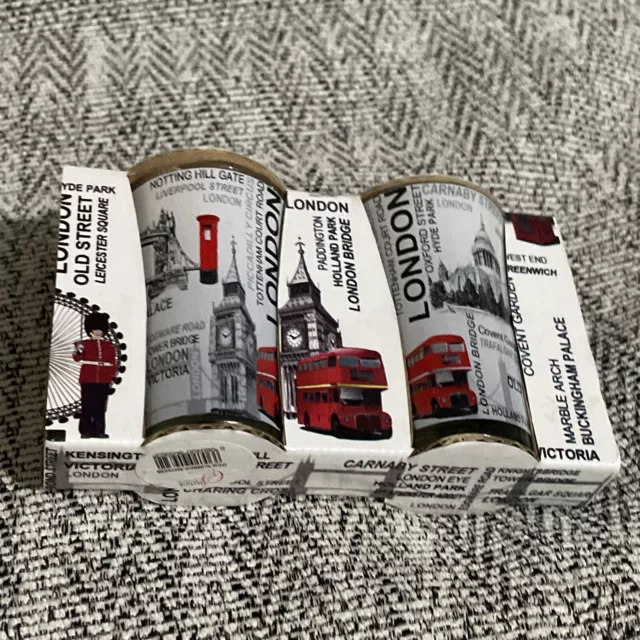 2 x Shot Glasses London Souvenir Scenes and Icons -London Collectable Souvenir