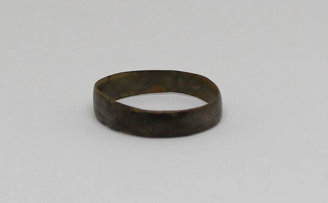 ANTICO ANELLO O ALLEANZA di Bronzo Tardo Romano o Visigoto
