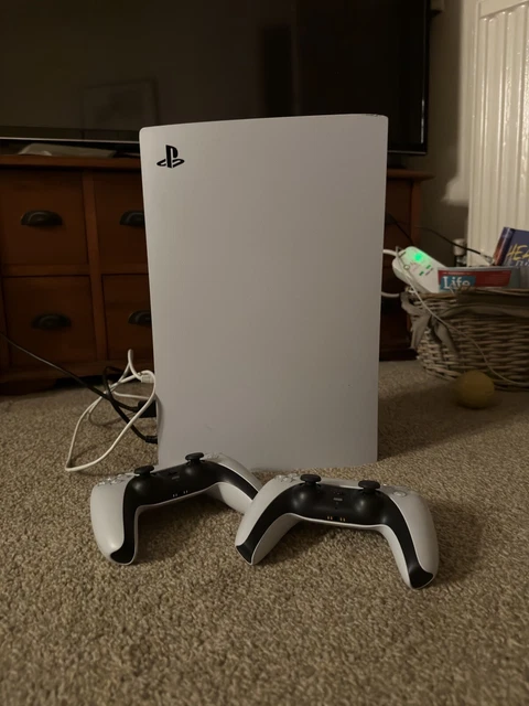 PlayStation 5 White with Two Controllers - PRE OWNED
