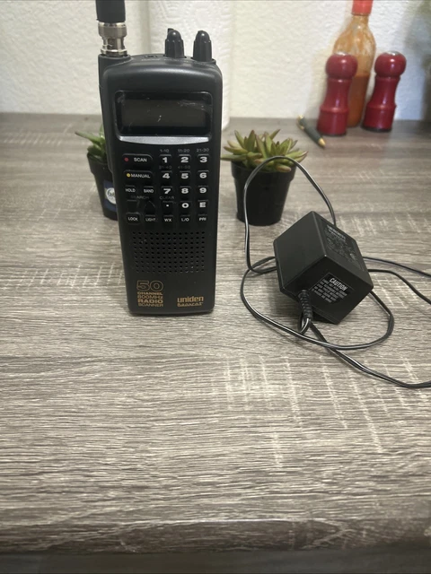 Uniden America BC80XLT 50 Channel 800MHz Radio Scanner Bearcat. No Plug In