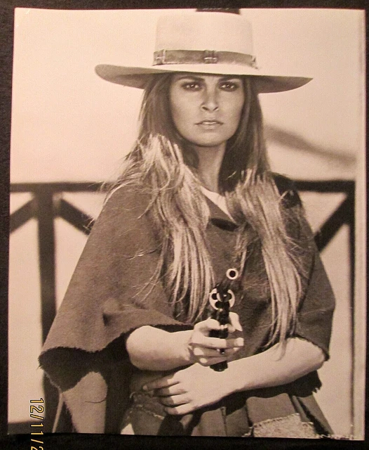 RAQUEL WELCH: (ORIGINAL Vintage Photos,Sexy,Candid,Films) EUR 183,40