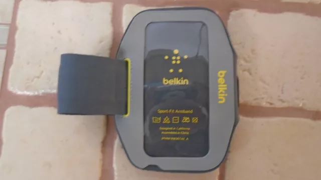 Genuine Belkin iPhone 5 / 5S / 5C Armband Sport Fit  iphnf8w367ae a