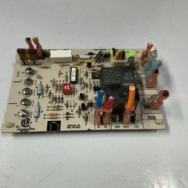 Honeywell ST9160B1084 Furnace Control Board - 90-Day Warranty, 24V For Carrier/Bryant