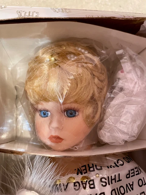 Heritage Signature Collection 2000 Porcelain Guardian Angel Doll Grace #12244 9