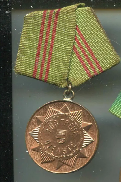 DDR:Medaille:Volkspolizei,Für treue Dienste,Bronze,Stufe III mit Etui (e137)