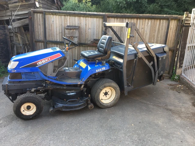 Iseki SXG19H Ride On Lawn Mower Compact Tractor 19 Horse Power Diesel 3