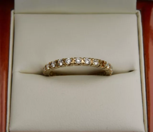 9CT YELLOW GOLD CUBIC ZIRCONIA FULL ETERNITY 2mm BAND RING 1.6g - SIZE O - A/F