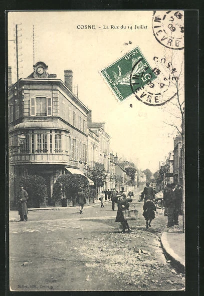 CPA Cosne, La Rue du 14 Juillet 1909