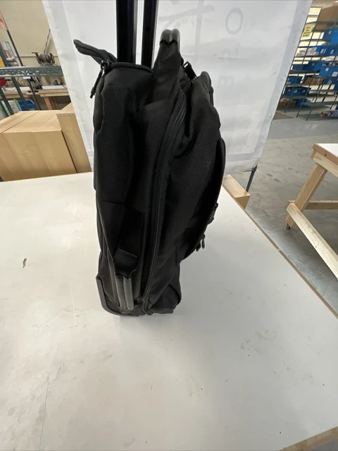Tumi Continental Expandable Alpha 2 22" Carry On 2 Wheeled Luggage - Black... 4