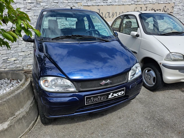 2 Stück Ligier Nova und Xtoo Bastler / Unfallfahrzeug MOPEDAUTO AIXAM Microcar