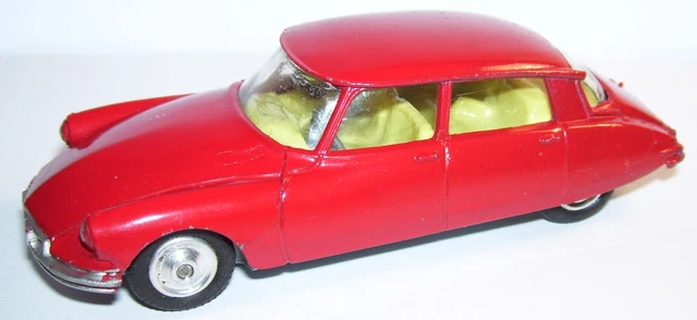Corgi Toys 510 Citroën DS Team Manager Tour De France – Zamak Rouge – Boîte D'origine