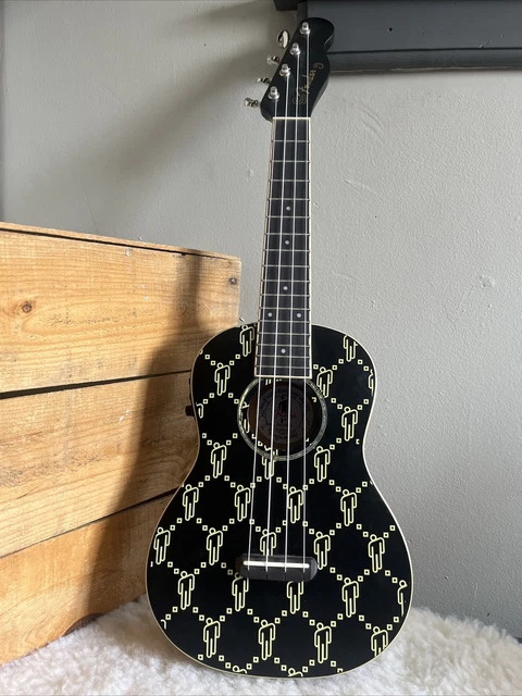 Fender Billie Eilish Ukulele Walnut Fingerboard Fishman Abalone Indonesia Tuner