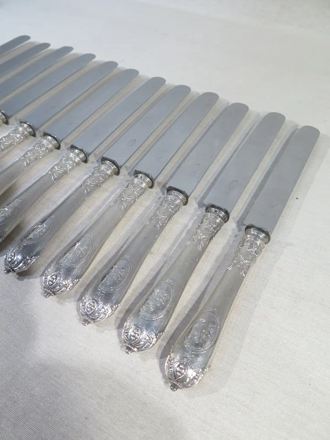 Berhier Ancienne Suite De 12 Grands Couteaux De Table Argent Cisele Chiffre