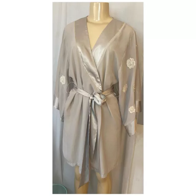 VTG JONES NEW YORK Belt Gray Satin Chiffon And Lace Sequin Floral Wrap Robe S/M 2