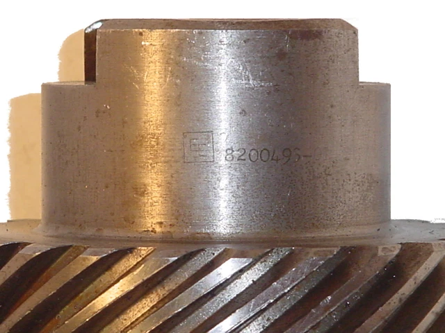 Lot of TWO (2) GEARS "EE" 8200493-0 Lot of TWO (2) GEARS "EE" 8200493-0