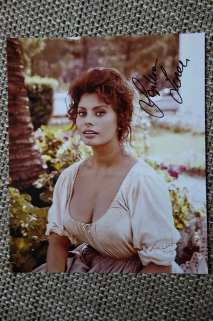 Sophia Loren - Schön - Handsigniertes Grossfoto - Top
