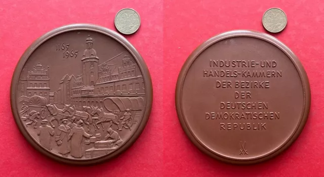 DDR Böttger Steinzeug Medaille im Etui 800 Jahre Messestadt Leipzig 1965( M2616